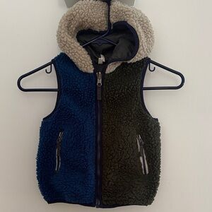 Hanna Andersson' reversible Fleece Vest - Blue and Green